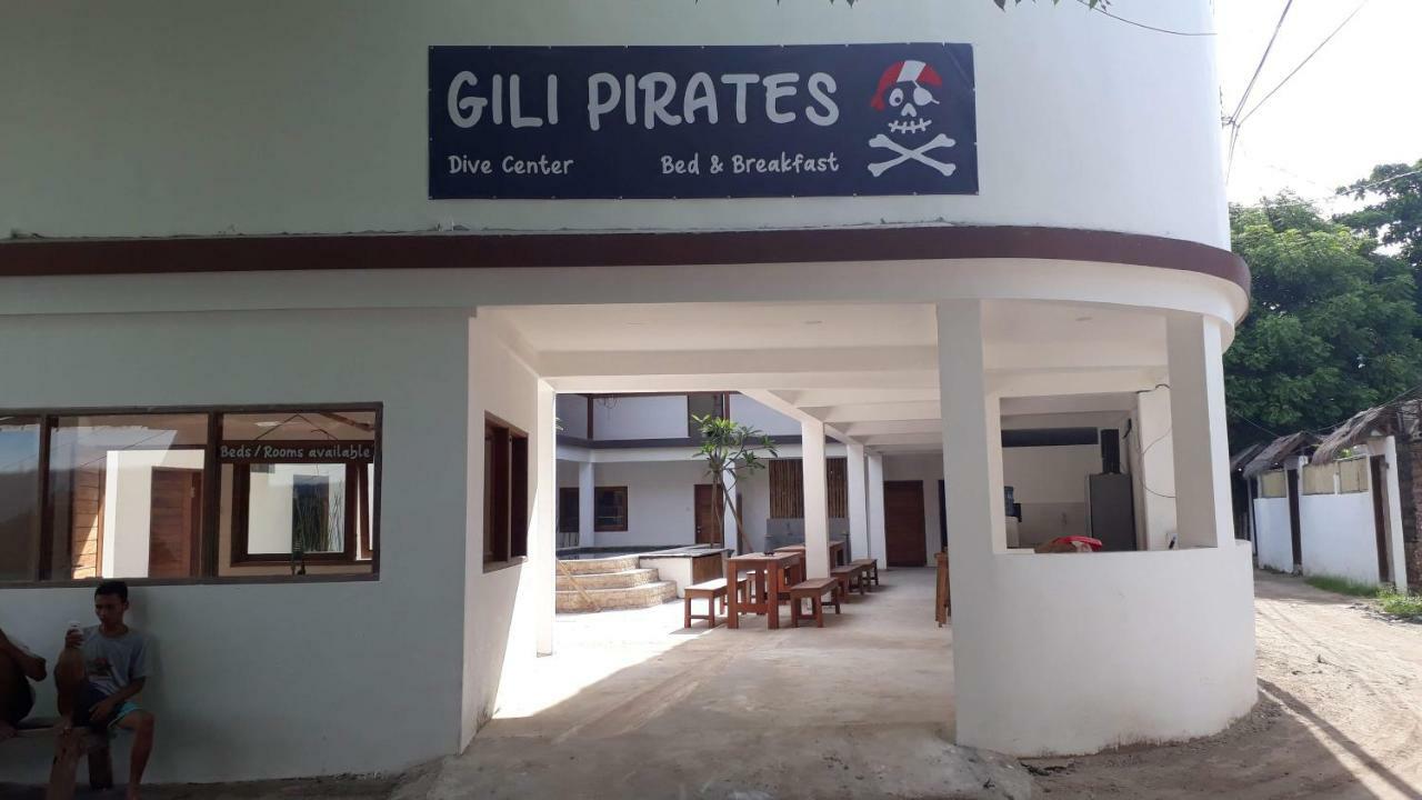 Gili Pirates Dive & Bnb 吉利特拉旺安 外观 照片