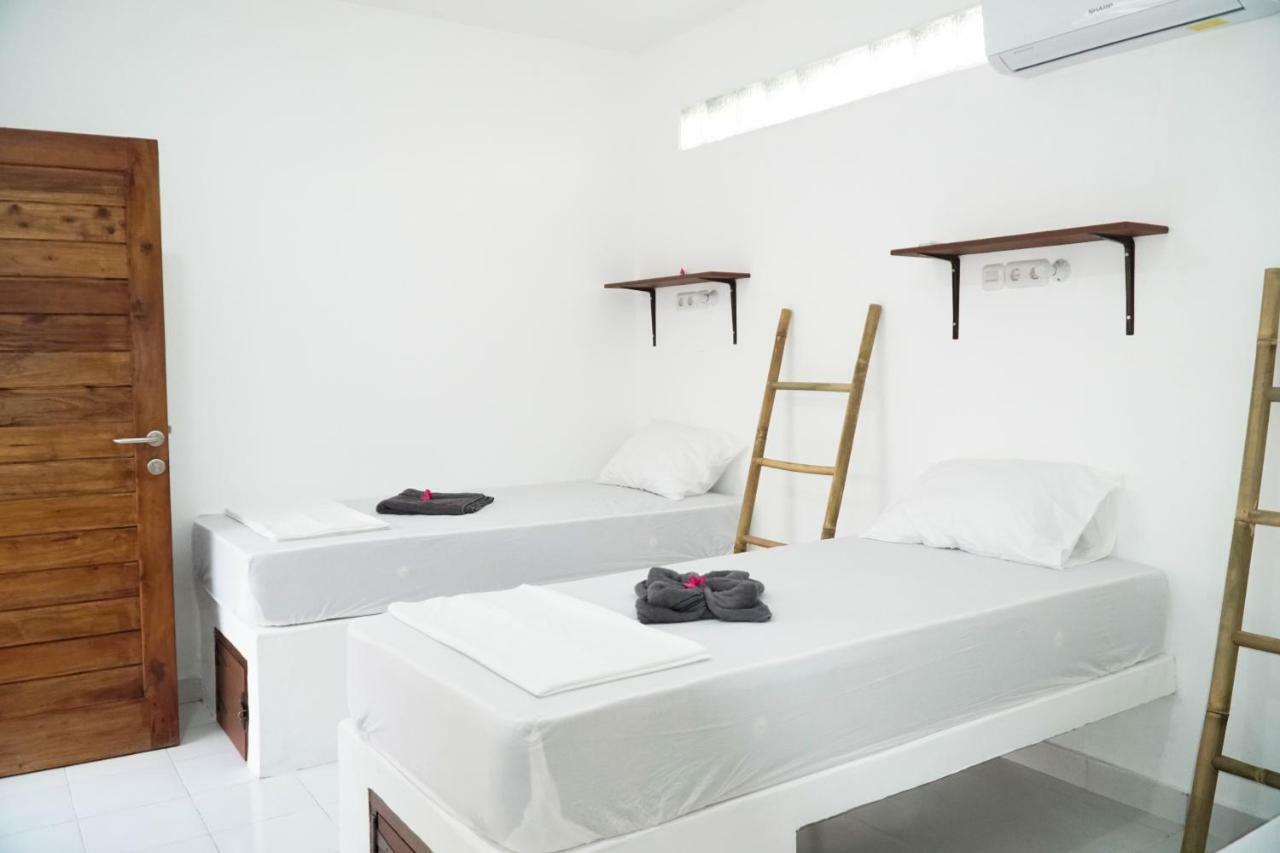 Gili Pirates Dive & Bnb 吉利特拉旺安 外观 照片