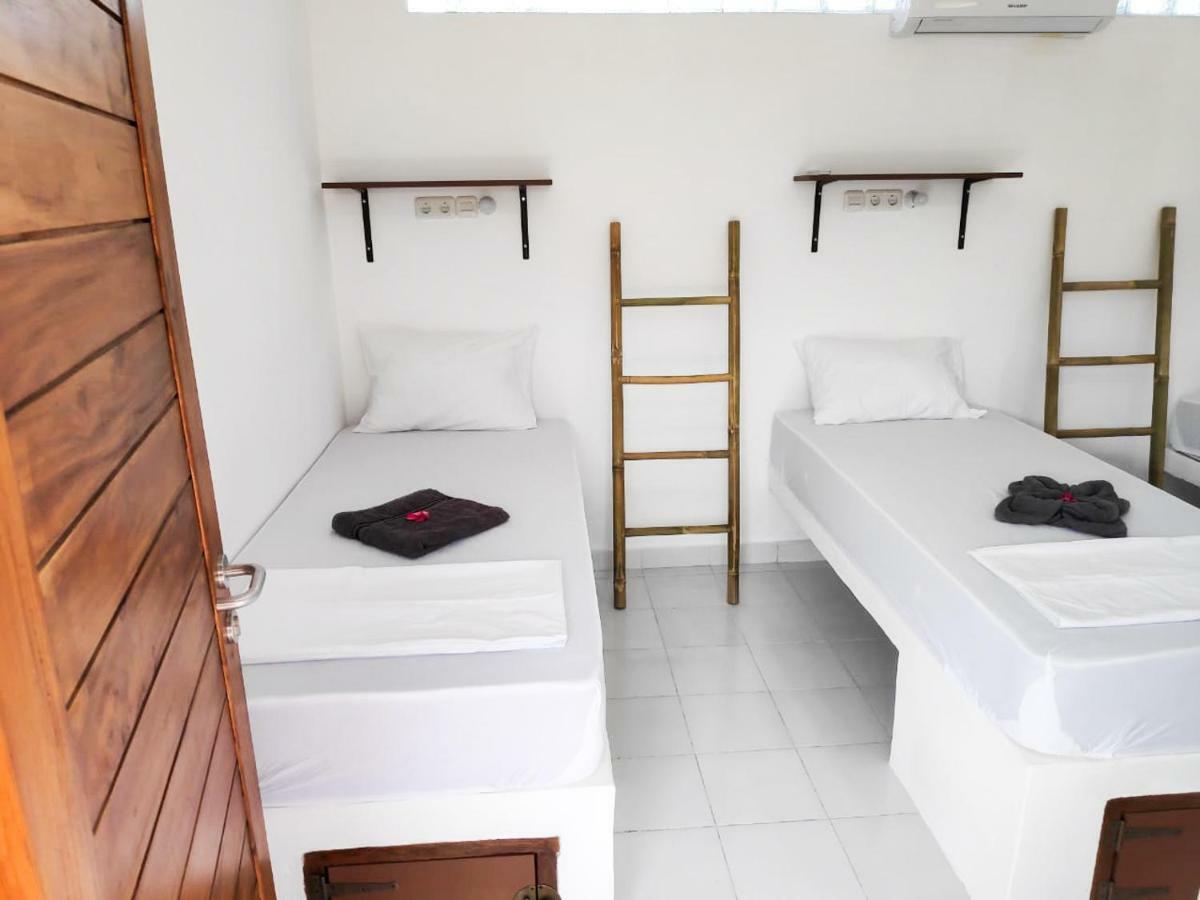 Gili Pirates Dive & Bnb 吉利特拉旺安 外观 照片