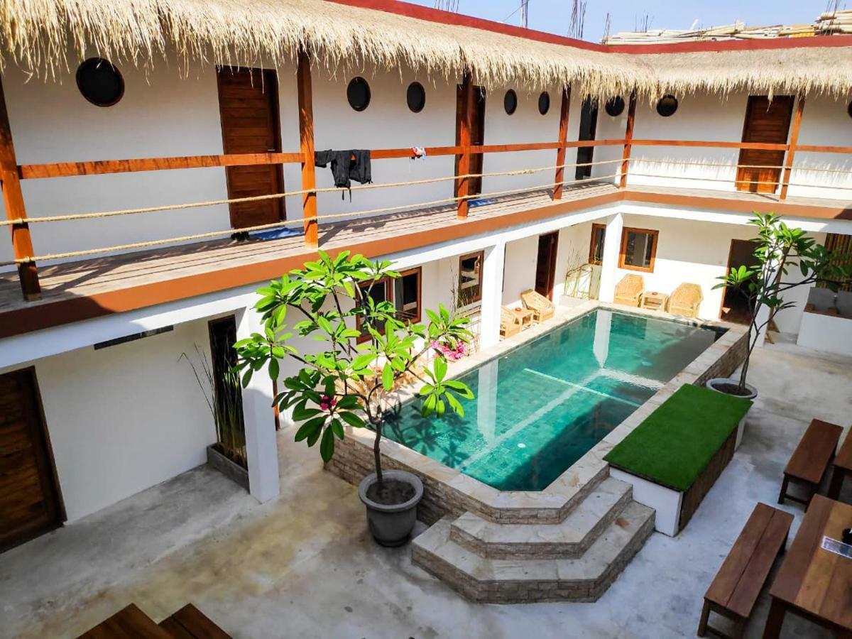 Gili Pirates Dive & Bnb 吉利特拉旺安 外观 照片