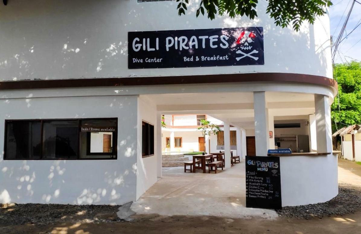 Gili Pirates Dive & Bnb 吉利特拉旺安 外观 照片